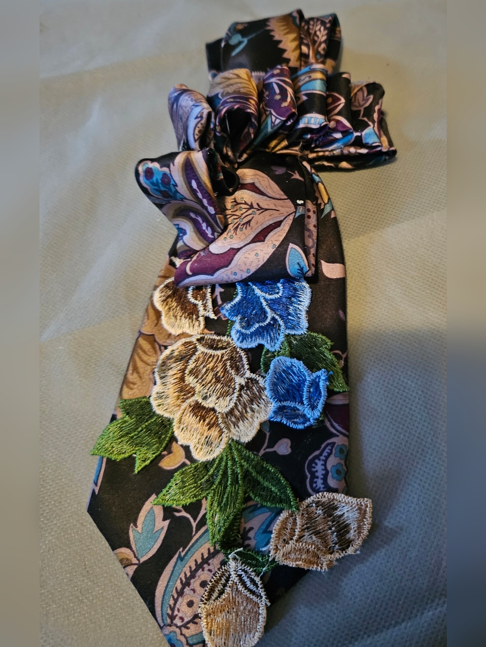 Floral Embroidered Black Silk-Blend Necktie